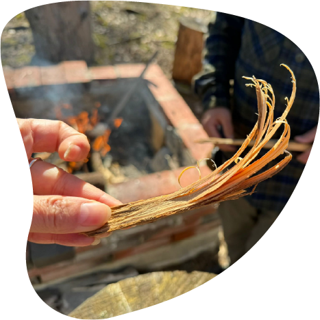 Lighting fire with wood shavings